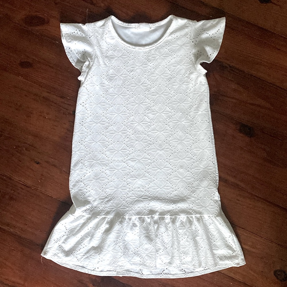 White eyelet dress. Pinc